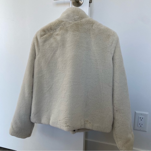 Faux Fur Jacket - Picture 4 of 6